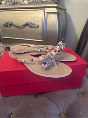 Valentino Beige Bow Rockstud Thong Sandals